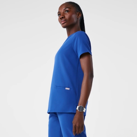 Figs "Casma Three Pocket Scrub Top" Denim Blue V-Neck FW1100 | Women's Size XS - Picture 2 of 13